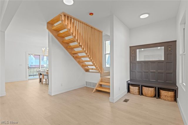 1422 W 77th Street, Cleveland, OH 44102