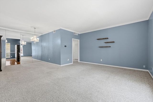 4320 Bellaire Drive S 240W, Fort Worth, TX 76109