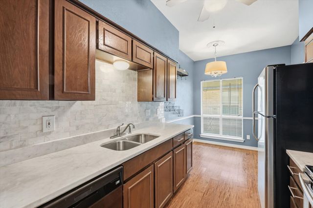 4320 Bellaire Drive S 240W, Fort Worth, TX 76109