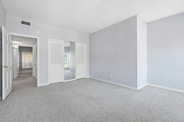 4320 Bellaire Drive S 240W, Fort Worth, TX 76109