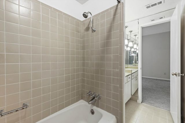 4320 Bellaire Drive S 240W, Fort Worth, TX 76109