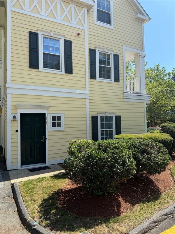 104 Gazebo Circle 104, Reading, MA 01867