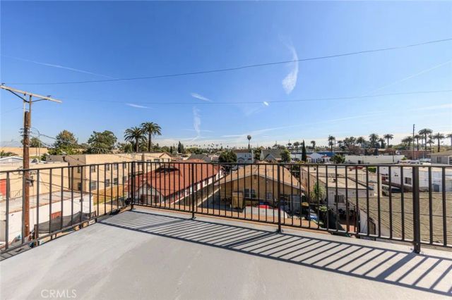 2426 S West View Street A, Los Angeles, CA 90016
