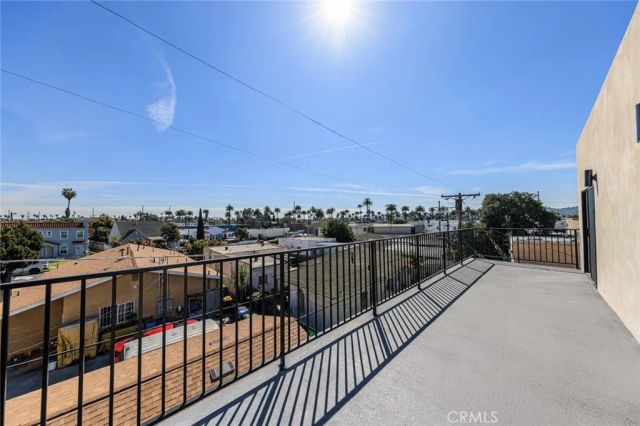 2426 S West View Street A, Los Angeles, CA 90016