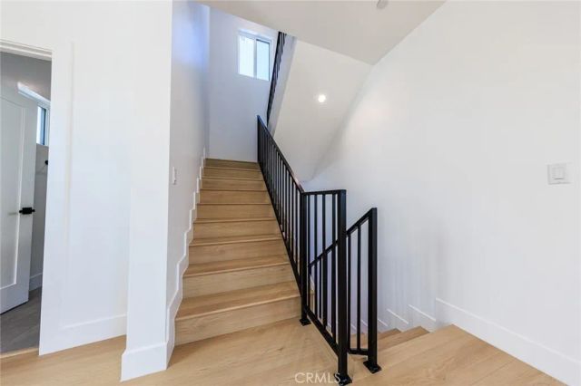 2426 S West View Street A, Los Angeles, CA 90016