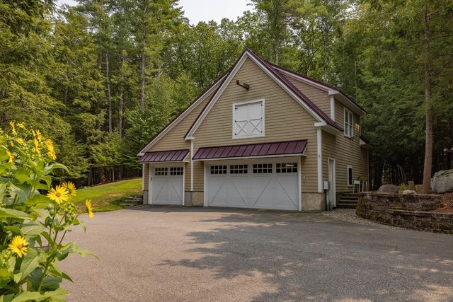 26 Smith Garrison Road, Newmarket, NH 03857