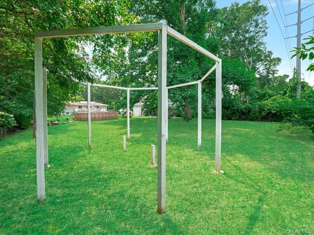 269 Carleton Drive E, Shirley, NY 11967
