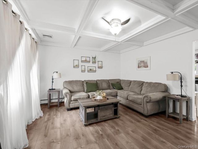 269 Carleton Drive E, Shirley, NY 11967
