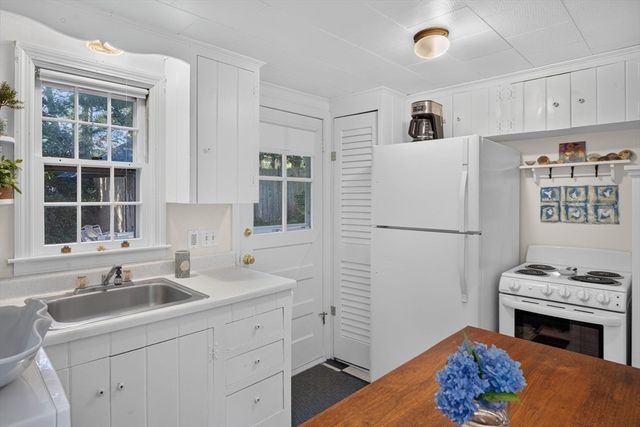 22 Country Lane, Chatham, MA 02659