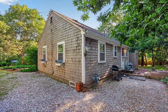 22 Country Lane, Chatham, MA 02659