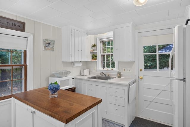 22 Country Lane, Chatham, MA 02659