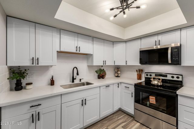 214 E RUTH Avenue 109, Phoenix, AZ 85020