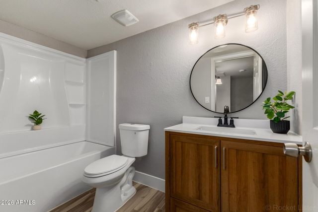 214 E RUTH Avenue 109, Phoenix, AZ 85020