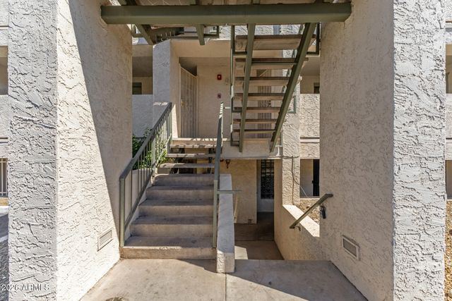 214 E RUTH Avenue 109, Phoenix, AZ 85020