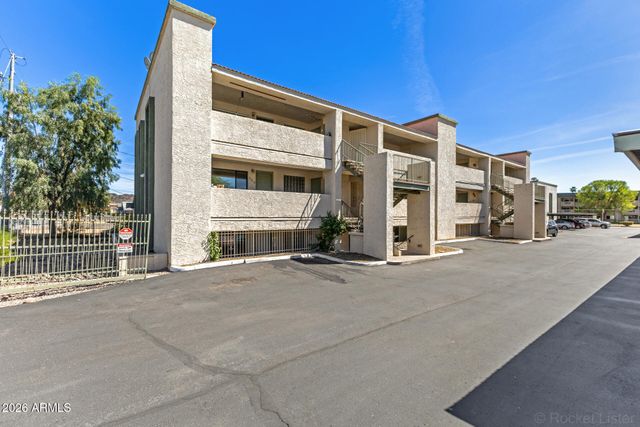 214 E RUTH Avenue 109, Phoenix, AZ 85020