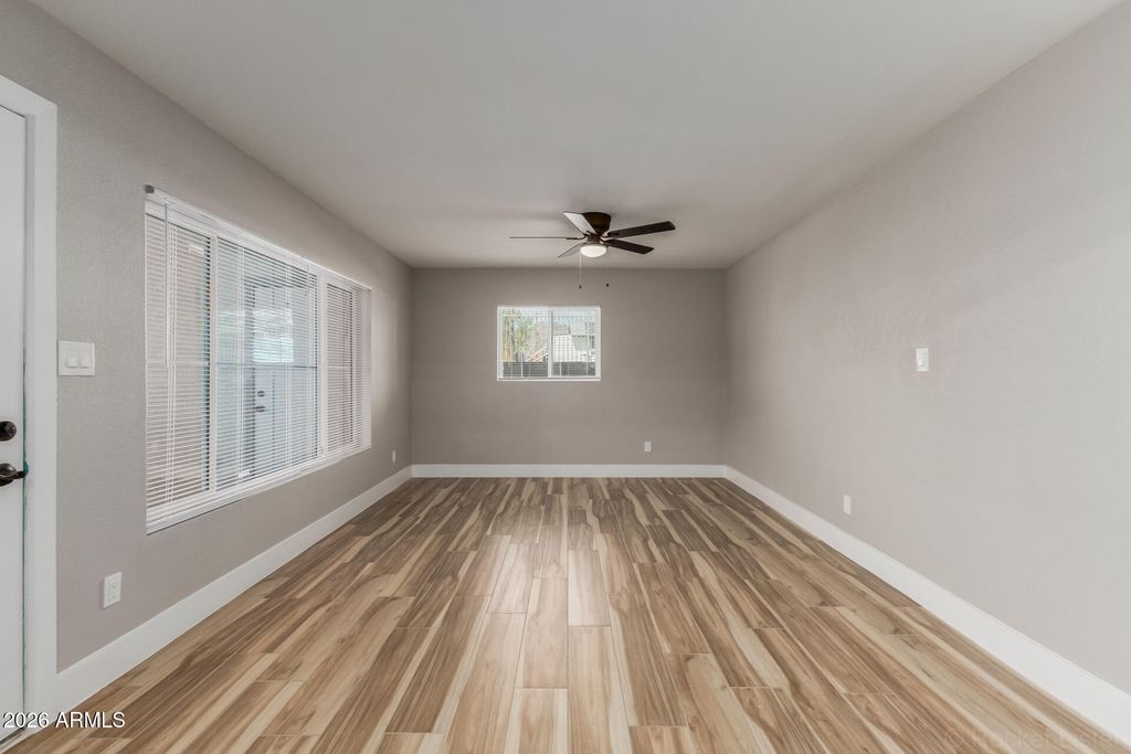 214 E RUTH Avenue 109, Phoenix, AZ 85020 — photo 3