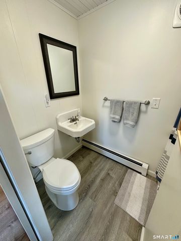 36 Attawan Road, East Lyme, CT 06357