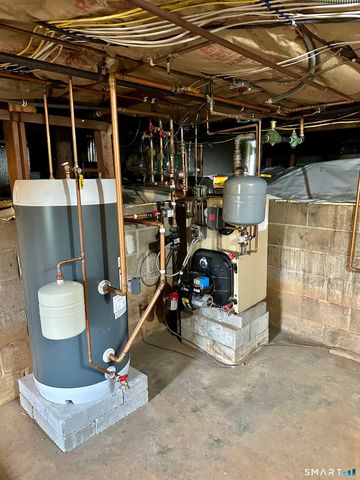 36 Attawan Road, East Lyme, CT 06357