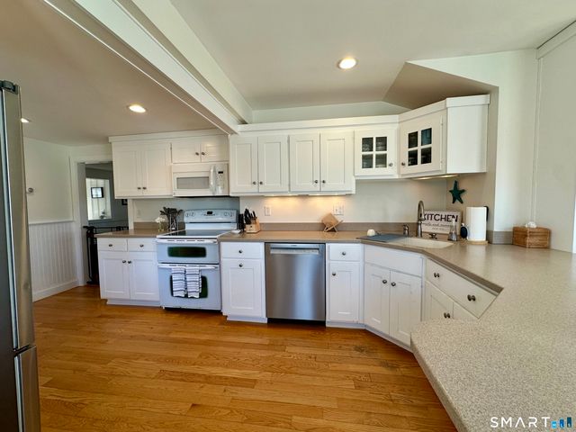 36 Attawan Road, East Lyme, CT 06357