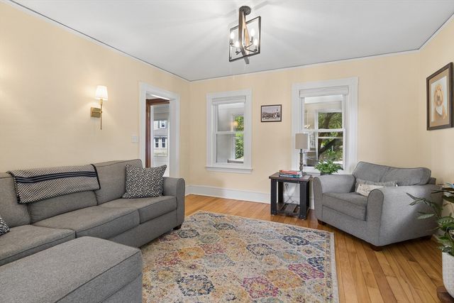 9 Crane Ave, Maynard, MA 01754