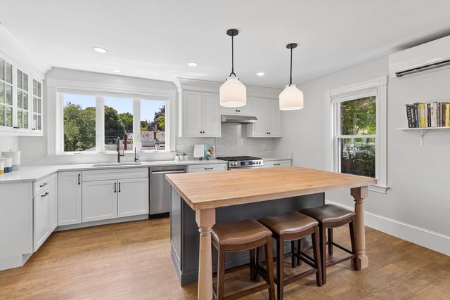 9 Crane Ave, Maynard, MA 01754