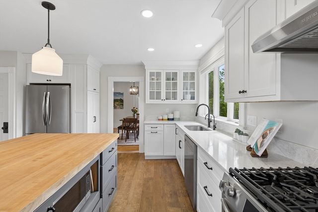 9 Crane Ave, Maynard, MA 01754