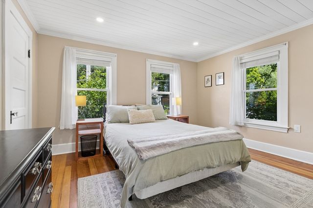 9 Crane Ave, Maynard, MA 01754