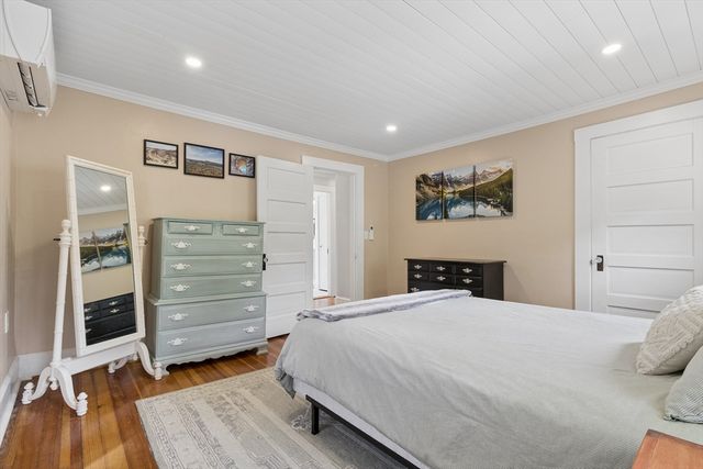 9 Crane Ave, Maynard, MA 01754