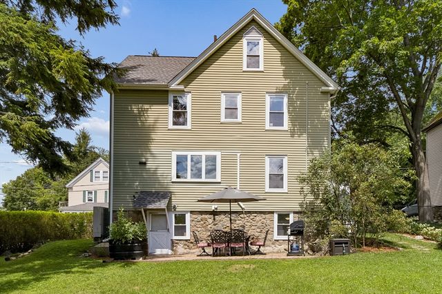 9 Crane Ave, Maynard, MA 01754