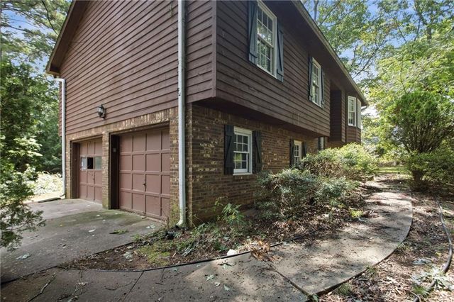 255 Belmont Farms Drive, Ellenwood, GA 30294