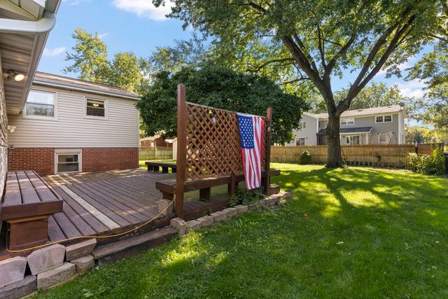 409 Maple Lane, Darien, IL 60561