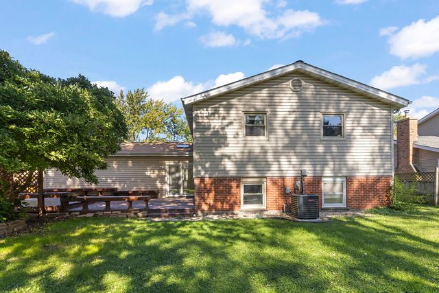 409 Maple Lane, Darien, IL 60561