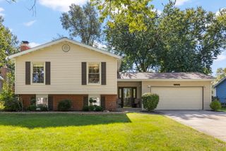 409 Maple Lane, Darien, IL 60561