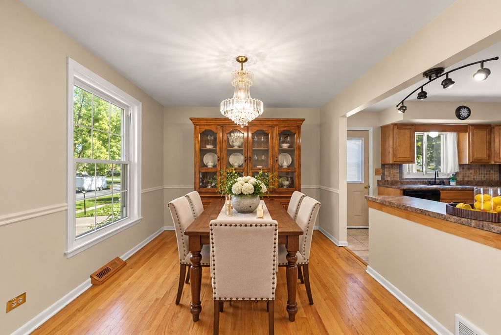 409 Maple Lane, Darien, IL 60561 — photo 5