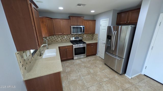 1717 W BUCKHORN Trail, Phoenix, AZ 85085