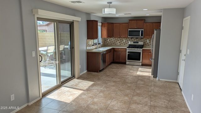 1717 W BUCKHORN Trail, Phoenix, AZ 85085