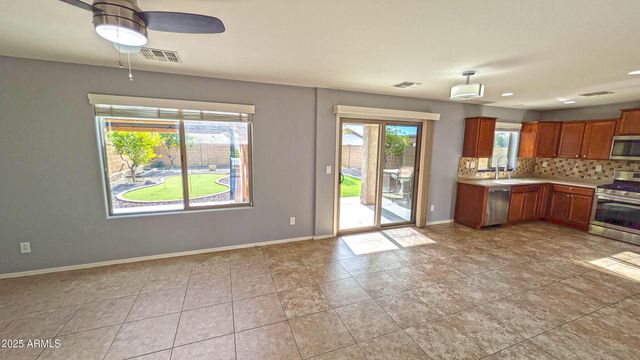 1717 W BUCKHORN Trail, Phoenix, AZ 85085