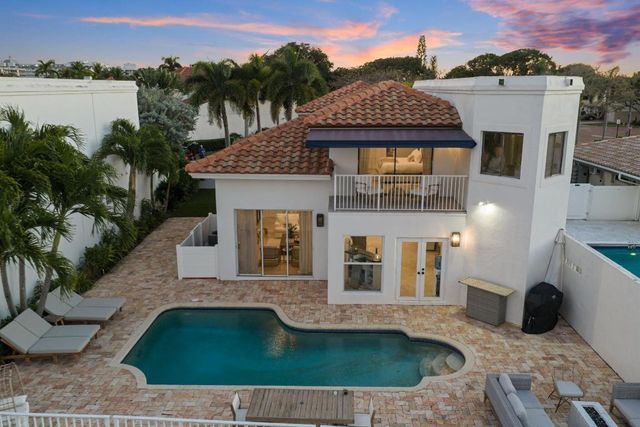 483 Pelican Way, Delray Beach, FL 33483