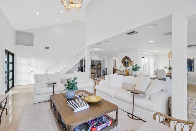 483 Pelican Way, Delray Beach, FL 33483