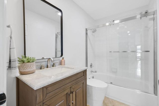 483 Pelican Way, Delray Beach, FL 33483