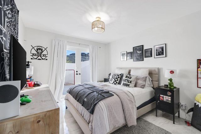 483 Pelican Way, Delray Beach, FL 33483