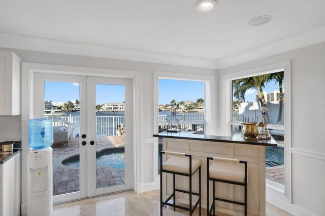 483 Pelican Way, Delray Beach, FL 33483