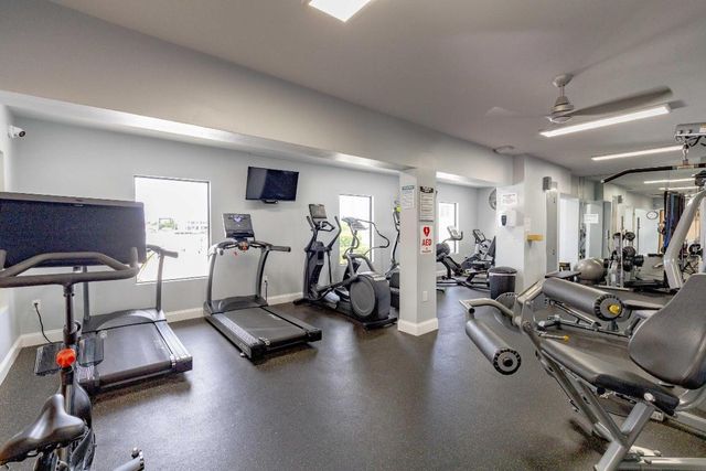 483 Pelican Way, Delray Beach, FL 33483