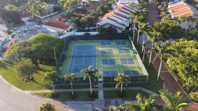 483 Pelican Way, Delray Beach, FL 33483