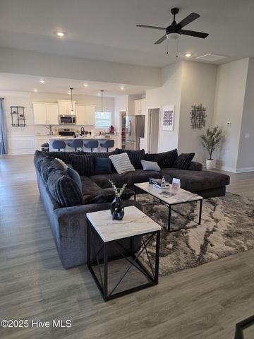 194 Poker House Road, Grimesland, NC 27837