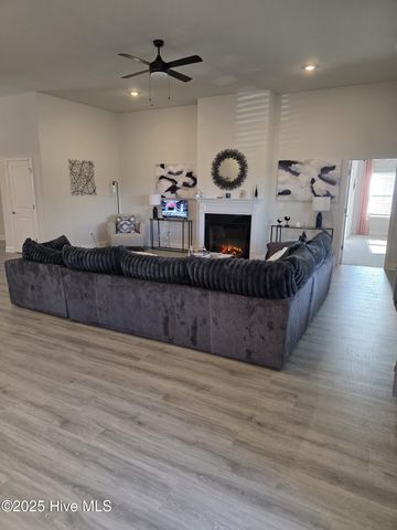 194 Poker House Road, Grimesland, NC 27837