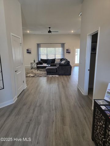 194 Poker House Road, Grimesland, NC 27837