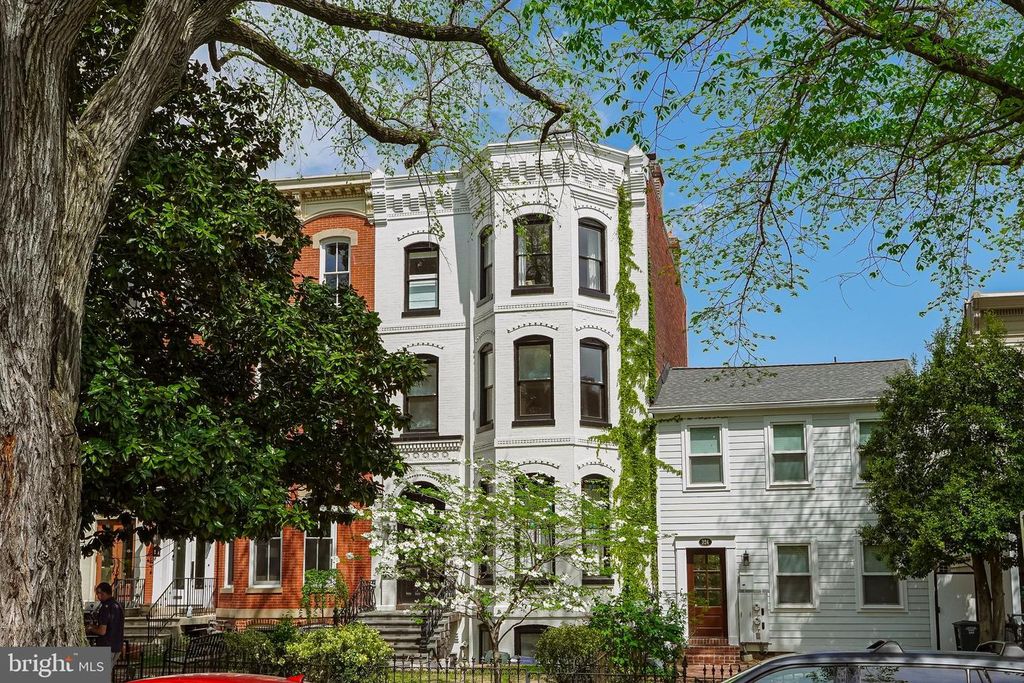 322 E CAPITOL ST NE, Washington, DC 20003