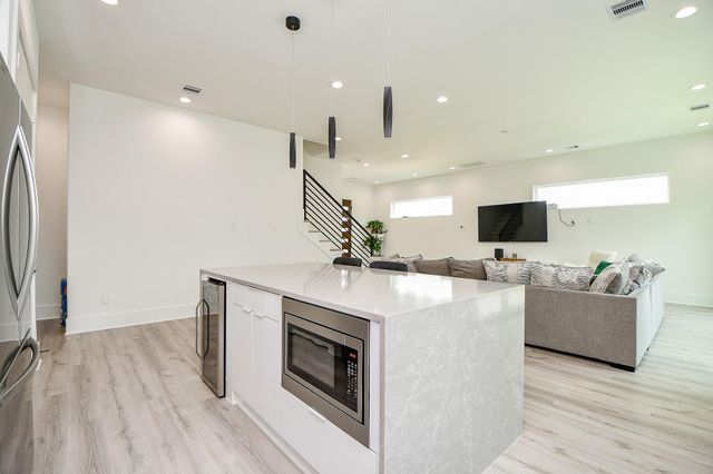 7603 Jacquelyn Gardens Lane, Houston, TX 77055