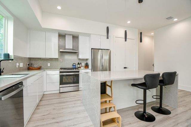 7603 Jacquelyn Gardens Lane, Houston, TX 77055